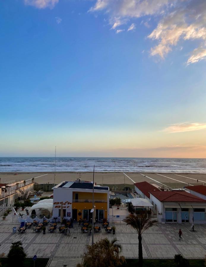 Alba Sul Mare Hotel Lido di Camaiore Eksteriør billede