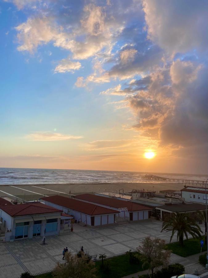 Alba Sul Mare Hotel Lido di Camaiore Eksteriør billede