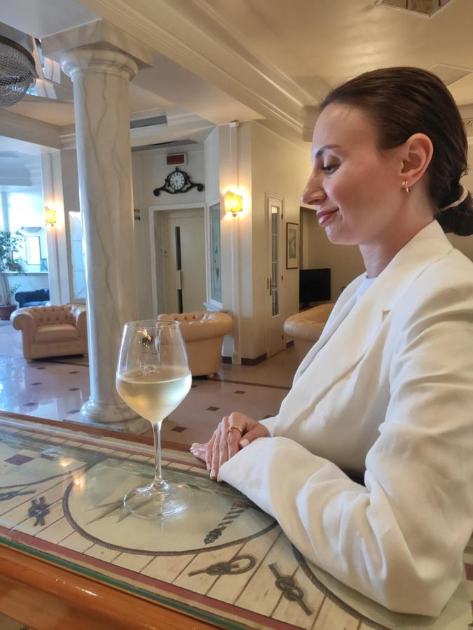 Alba Sul Mare Hotel Lido di Camaiore Eksteriør billede